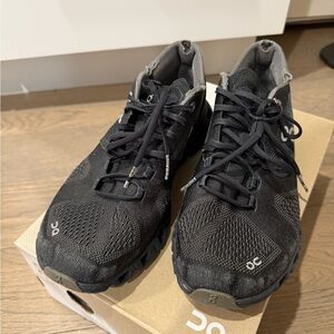 On Running Women’s Shoes size 7